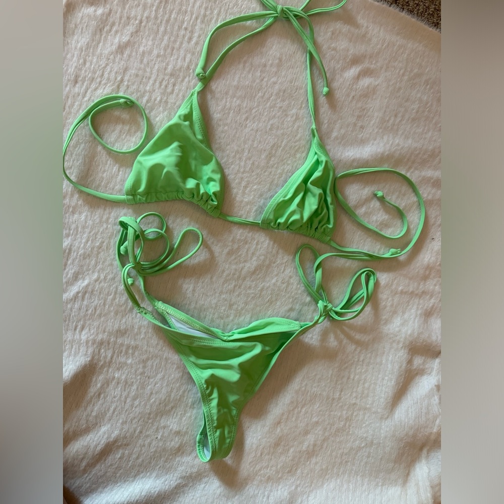 Brazilian bikini 💚SOLD ON DEP⭕️P💚